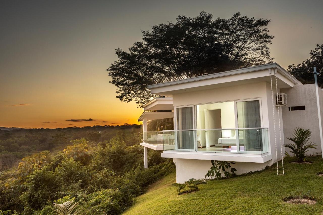 Adeluna Luxury